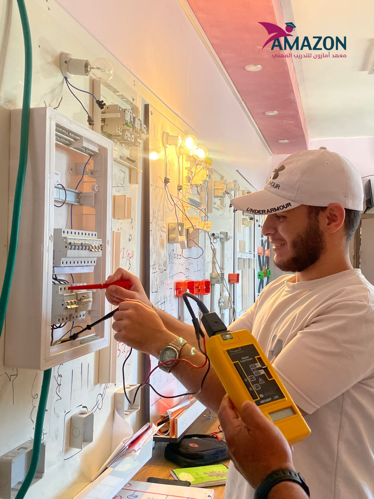 تخصص التمديدات الكهربائية الصناعية والمنزلية 